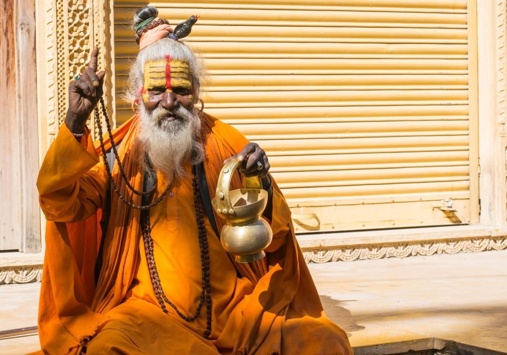 ravendrasingh-monk-7462830_1920